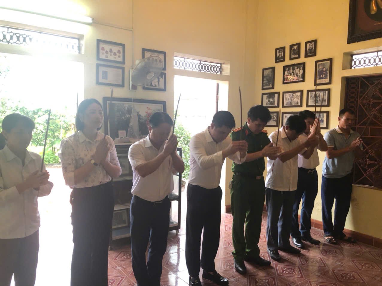 Viếng Nghĩa trang Liệt sĩ và Nhà lưu niệm đồng chí Trần Tử Bình nhân kỷ niệm 80 năm Cách mạng Tháng Tám thành công (19/8/1945 – 19/8/2025) và Quốc khánh nước Cộng hòa Xã hội Chủ nghĩa Việt Nam (02/9/1945 – 02/9/2025) 